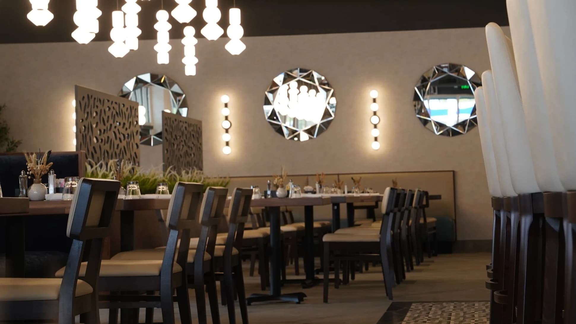Warm dining room at Lake Orion Brunch